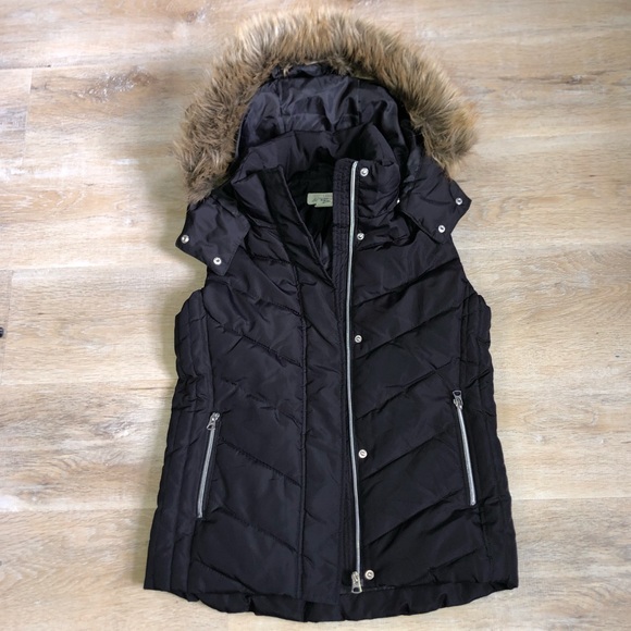 H&M Faux Fur Hood Puffer Vest - Picture 2 of 6
